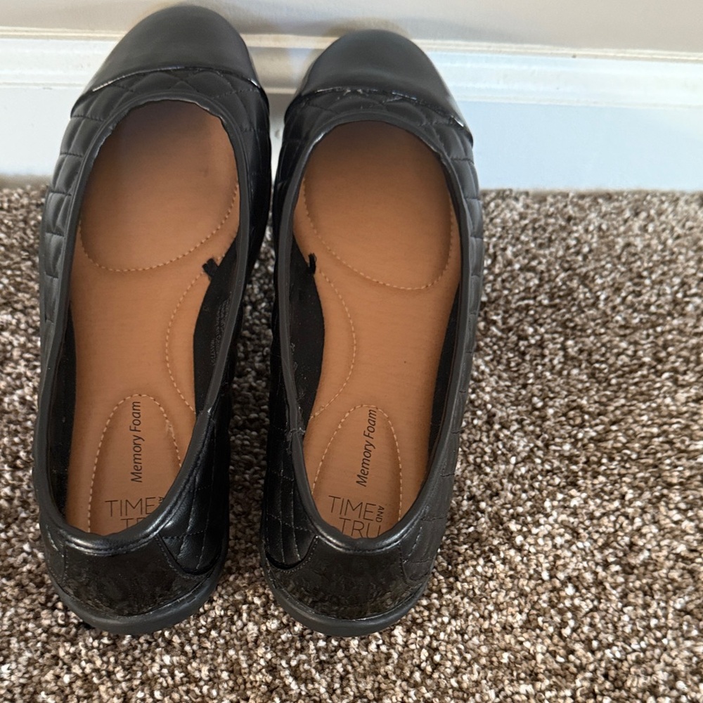 Time and Tru Women's Quilted Black Loafers